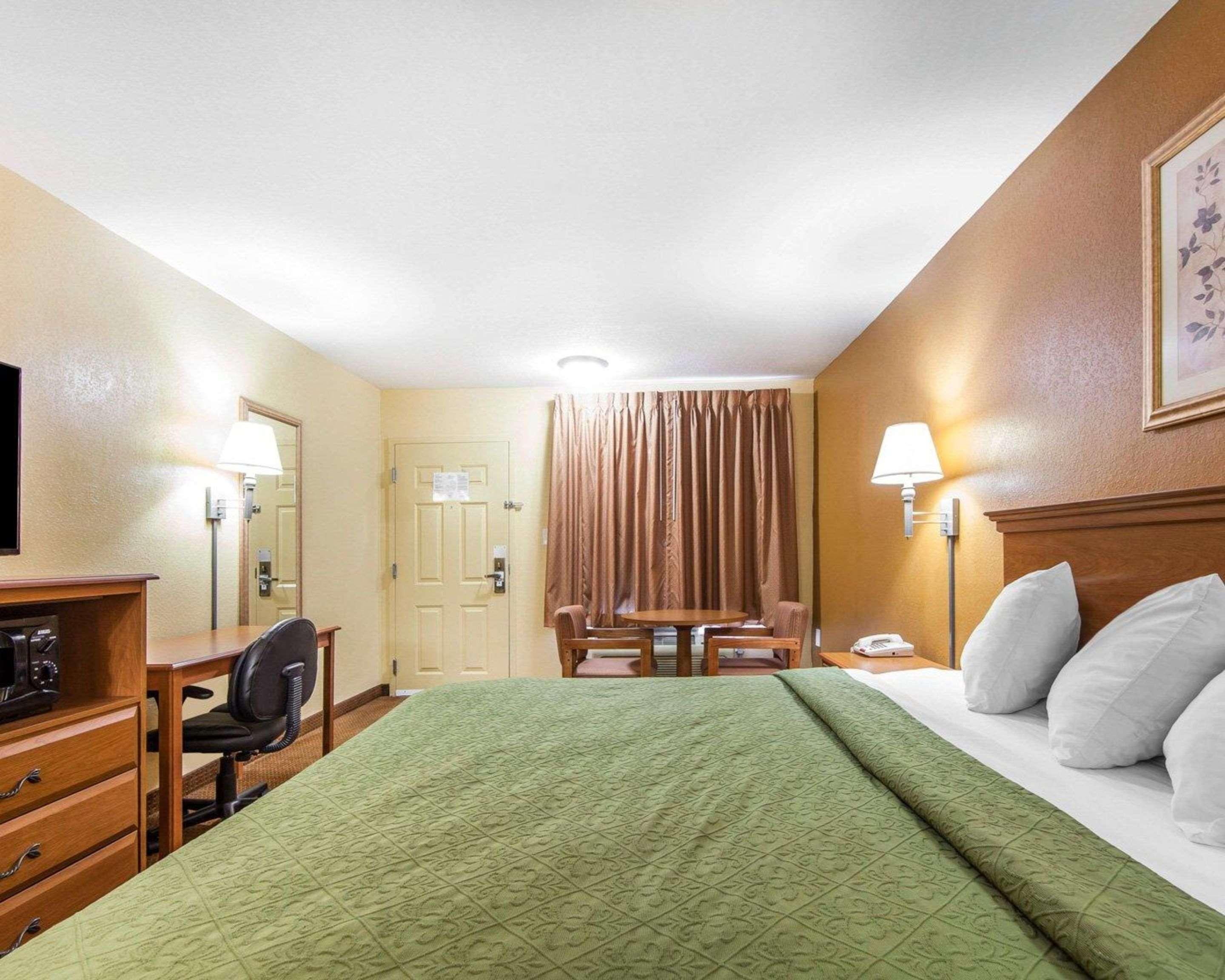 Quality Inn & Suites Cartersville Buitenkant foto