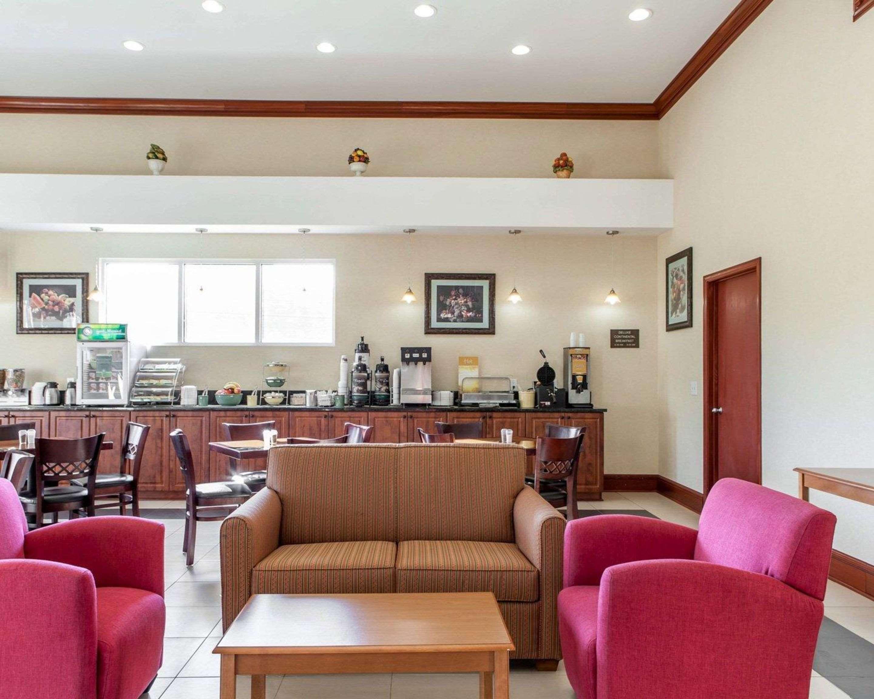 Quality Inn & Suites Cartersville Buitenkant foto